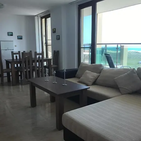 Beach דירה פרימורסקו